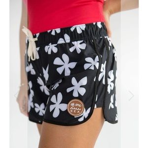 Of One Sea: Women’s Boardie Watershorts inBlack Plumeria NWT
